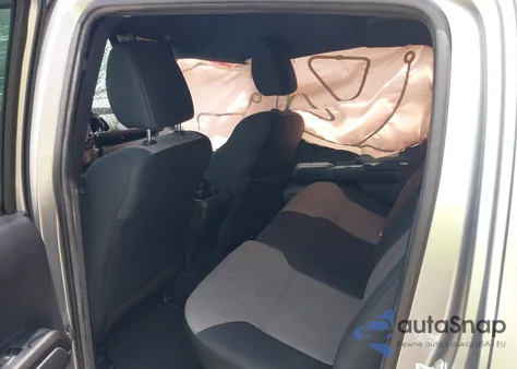 2022 Toyota Tacoma Trd Off Road z USA, uszkodzony, nr VIN 3TMCZ5AN3NM504332